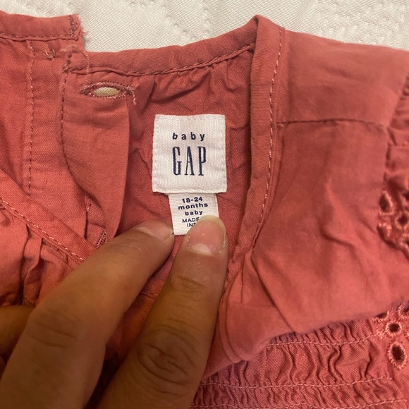 GAP Girls' Eyelet Tiered Dress - Rose - Picture 7 of 8